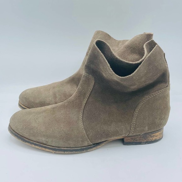 Carvela Suede Ankle Boot - Picture 4 of 8